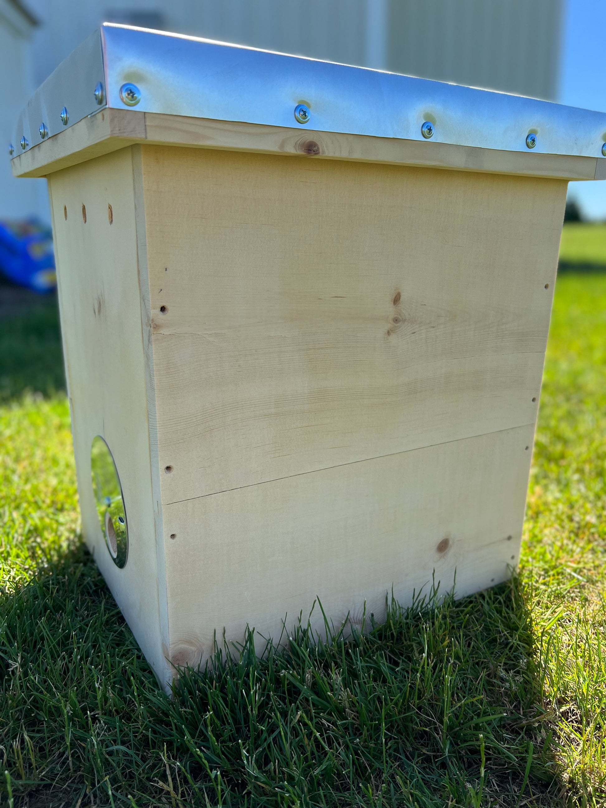 Layens Starter Hive - Swarm Trap - 7 Frames (Discounted) – Little